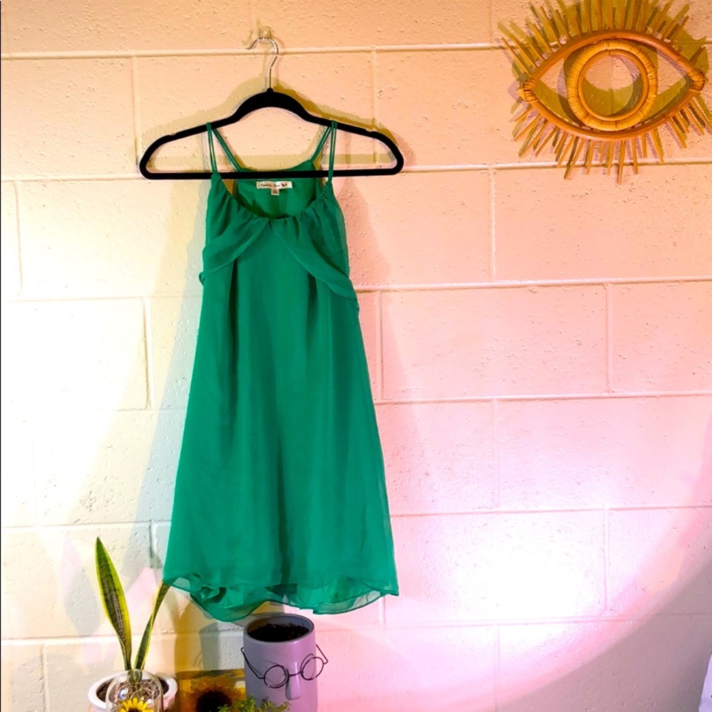 green dress